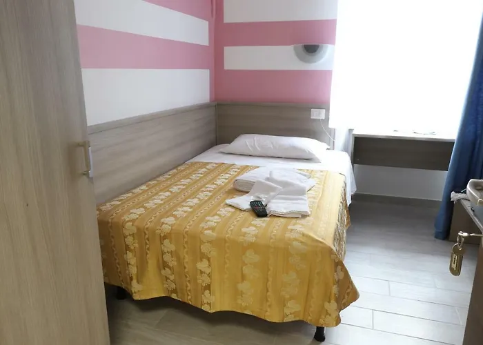 Leonardo Da Vinci Hotel *