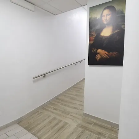Leonardo Da Vinci Hotel *